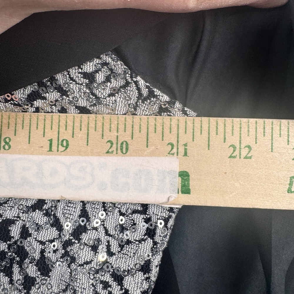Jessica Howard Sheath Dress Womens 18W Black Silver Sequin Chiffon Cape Overlay - Picture 8 of 8